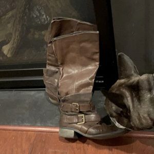 Chocolate Brown boots sweet feminine yet bad ass combined . Very cool style